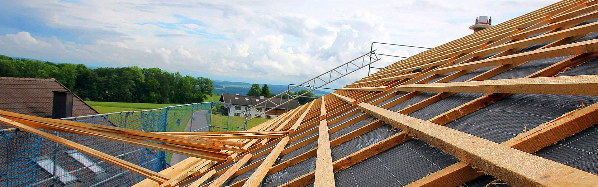 Symbolfoto Bedachungen und Dachdecker